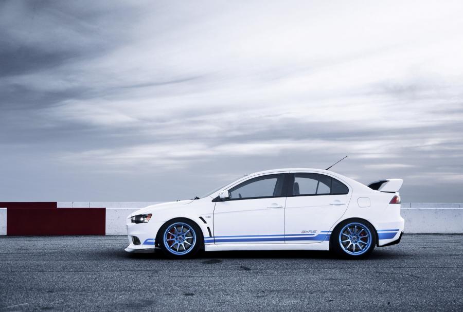  Mitsubishi 311RS Evolution X 2013 года  (фото 2 из 6)